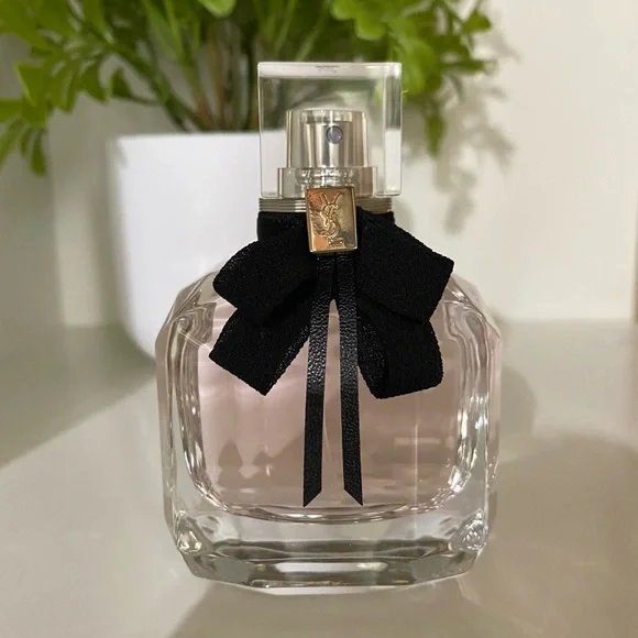 Yves Saint Laurent Mon Paris - Picture 1 of 4